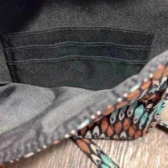 Vera Bradley, retired pattern Sierra Stream, cross body purse. Very nice! - Picture 5 of 5